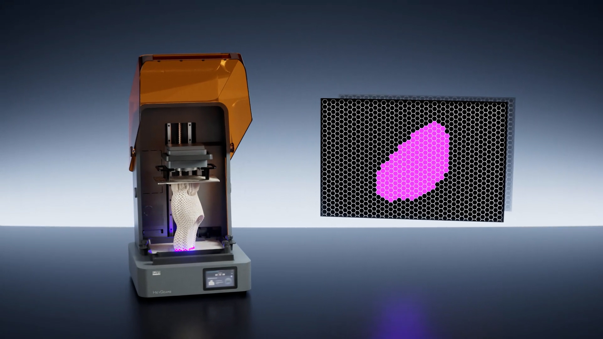 At the core of the HeyGears Reflex 2 Pro 3D printer is its 1032 OptiZone Light Engine, which incorporates 1032 individually controlled light zones. This technology facilitates precise light projection, ensuring consistent surface quality and optimal curing while minimizing resin residue and improving production efficiency. Its new Amber Screen Pro achieves a high 10% energy transmission rate, while also significantly enhancing durability with over 6,000 hours of operational life.